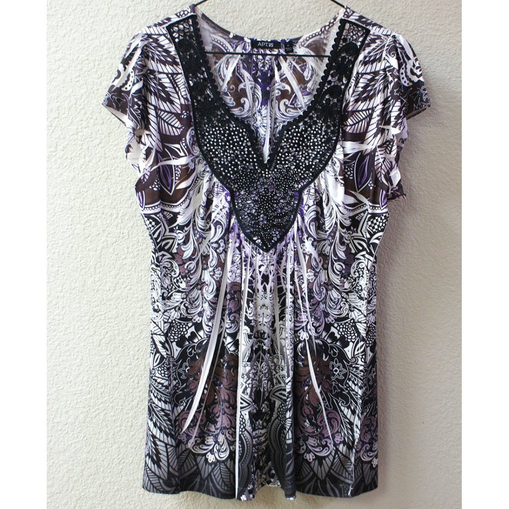 3 for $20! ✨Beautiful Apt 9. embellished top